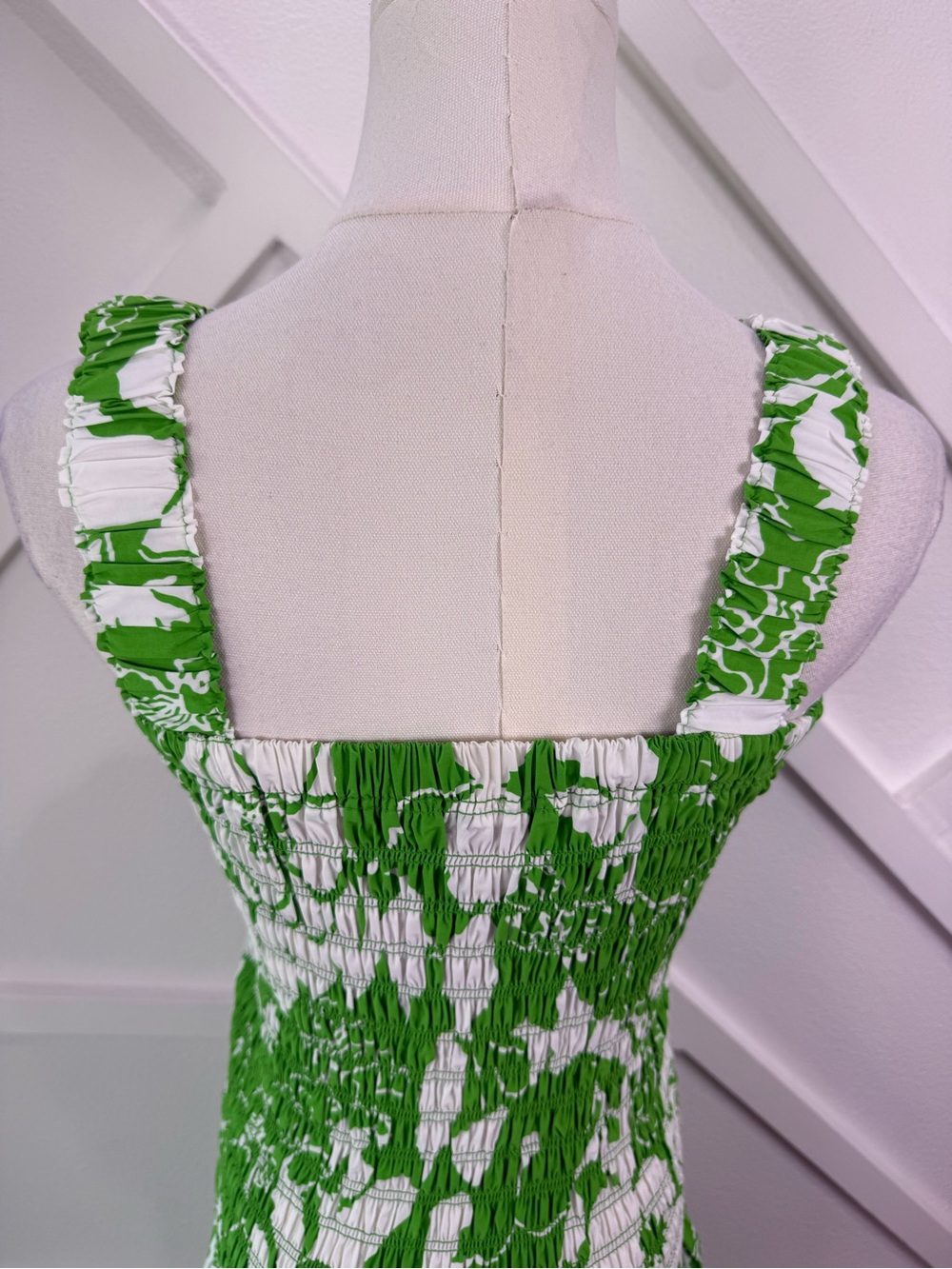 NWT Rails Seville Dress In Green Lotus Floral Smocked Bodice Drop Waist Size XS - Picture 7 of 12